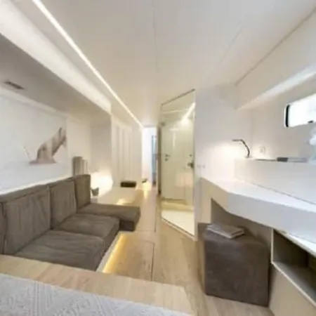 ספינת מלון Luxury Catamarano 20 Meters מרינה די פורטיסקו